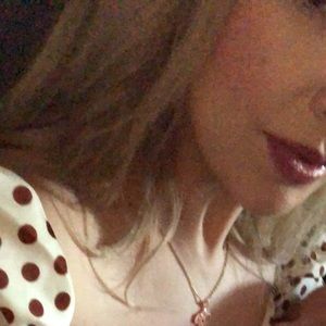 Meet your Posher, Veronica